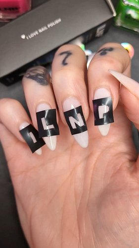 i nail arted 🥲
(gift)