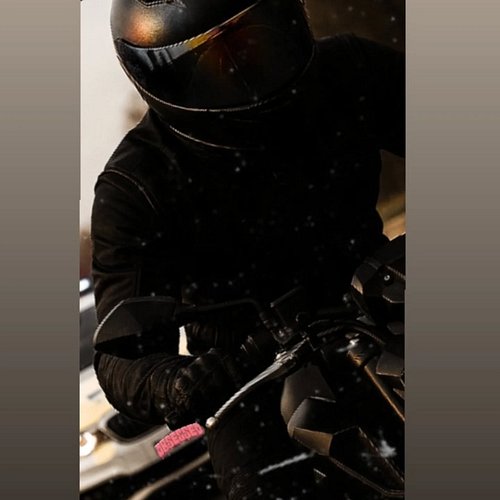 > FILE ACCESS: [GHXST.OBSIDIAN.RIDE]
> SUBJECT VISUAL CONFIRMED
> TAG: NO REG / MATTE BLACK / NULL VISOR
> SIGNAL MARKER: #OB...