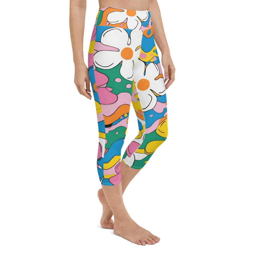 Retro Floral All-over Print Capri Leggings product image (5)