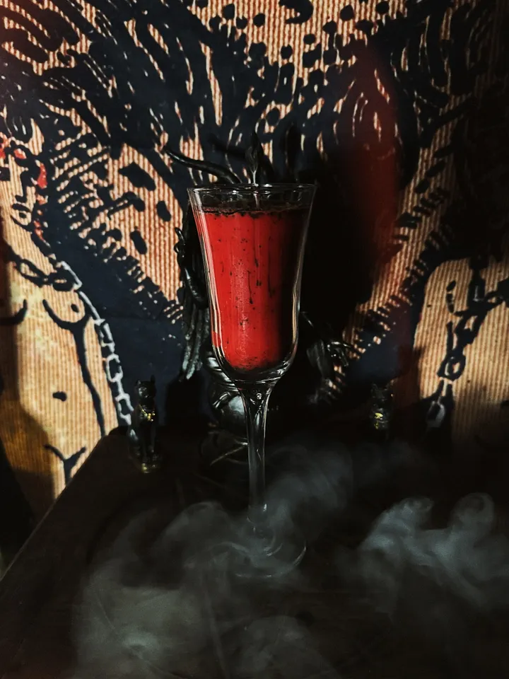 Lilith Candle product image (1)