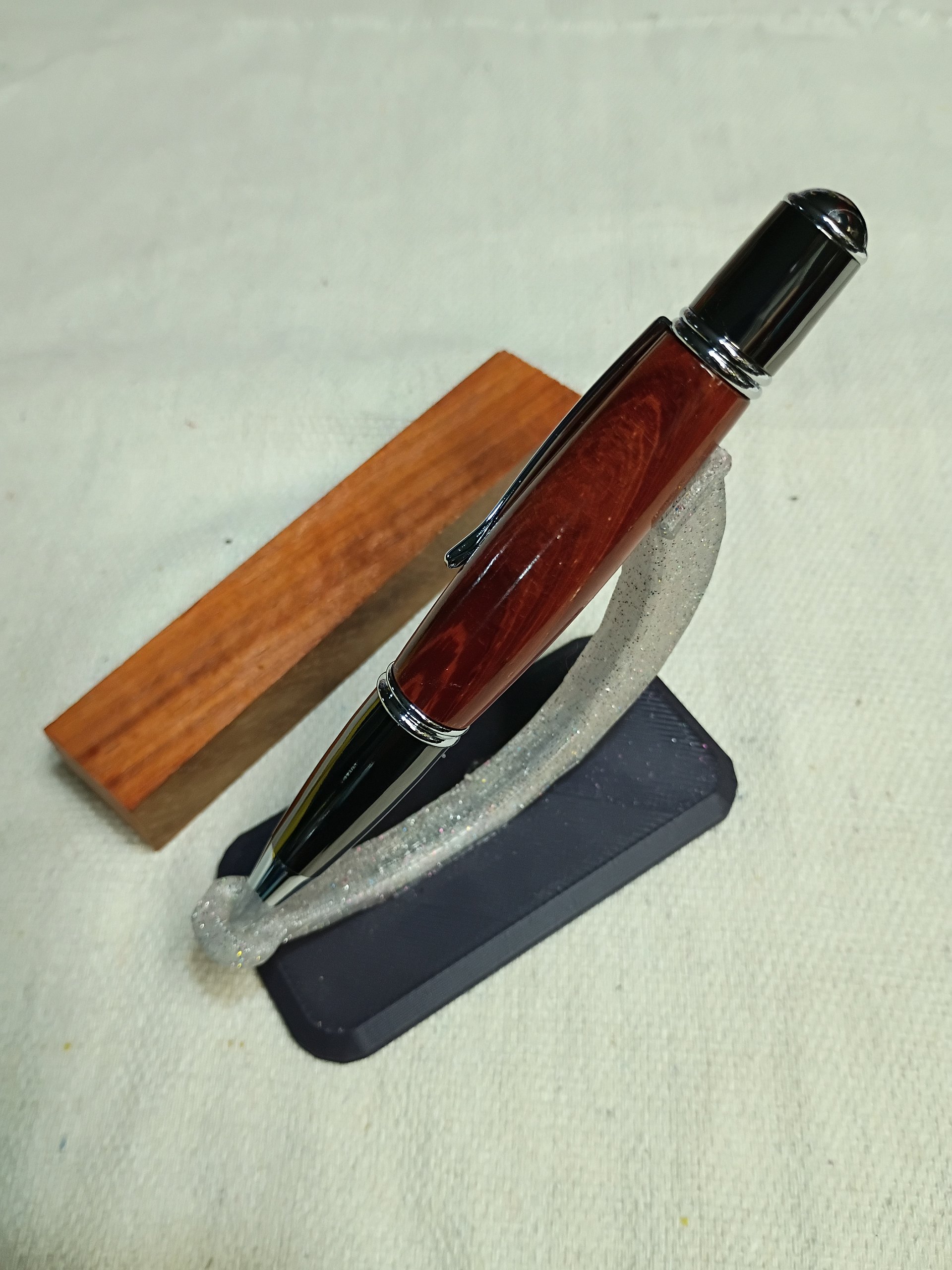 Hand-Turned Gatsby – Mahogany & Gold Elegance product image (2)