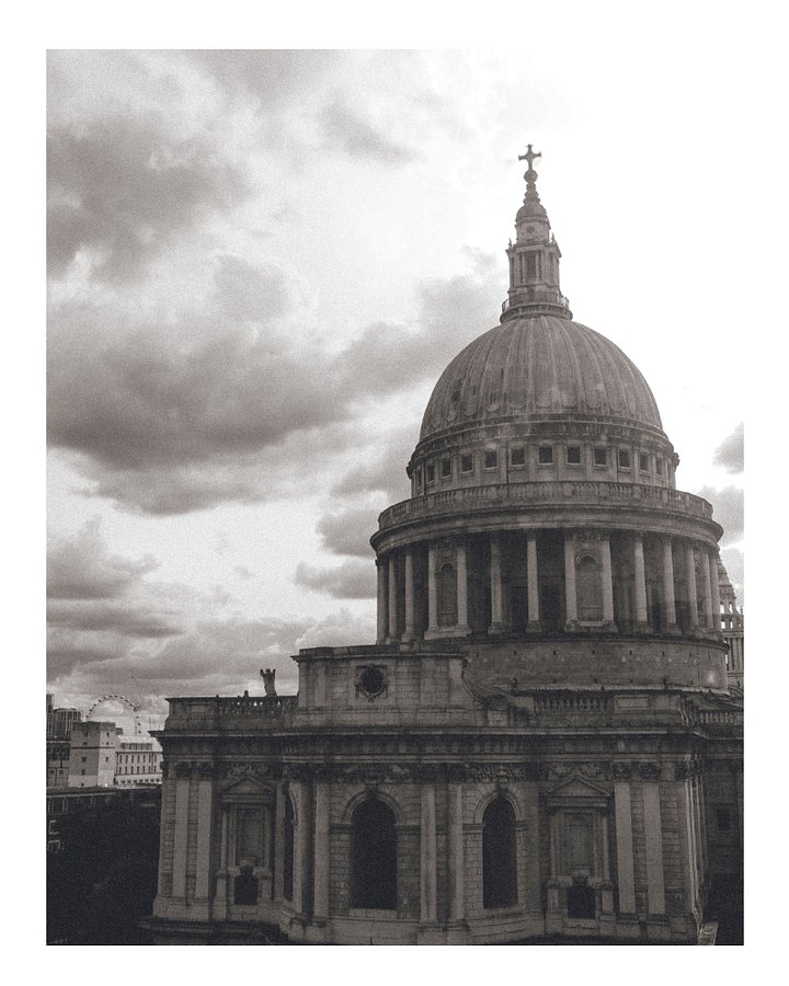 St. Paul's Eye - Black & White / Digital product image (1)