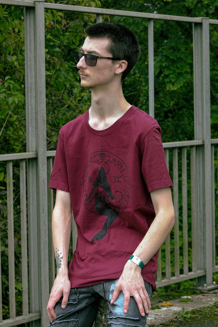 Pyramid Head & Halo of the Sun T-Shirt product image (11)