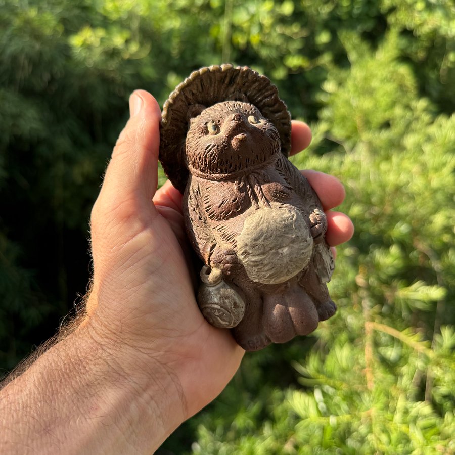 🎎 Vintage Japanese Tanuki Statue with Sake Flask & Ledger – Japan Antique Roadshow product image (12)