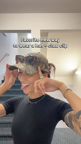 Catch me like this all summer 😎

It’s wash day and I wanted to try a claw clip *and* my favorite hat, it looks so cute! Let m...