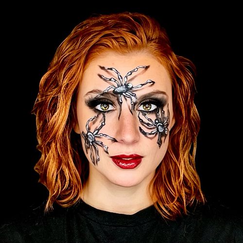 Do I feel something on my cheek? 
A little spider moment 
Entire look using @mehronmakeup @mimles palette 
#spider #arachnoph...