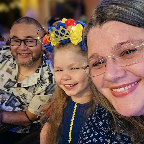We had a BLAST last night! Video to come later but, in the meantime, we have some exploring to do! 🥰 🛳️ 🏰 🥳
#dinnerparty #sno...