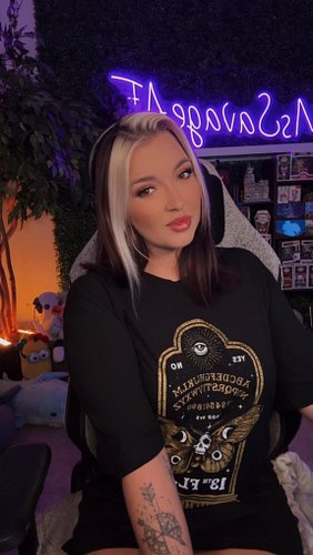 MsSavage Core Pt 1 🤭 

#contentcreator #twitchstreamer #gamergirls #funny #gamerlife #kickstreaming #relatable