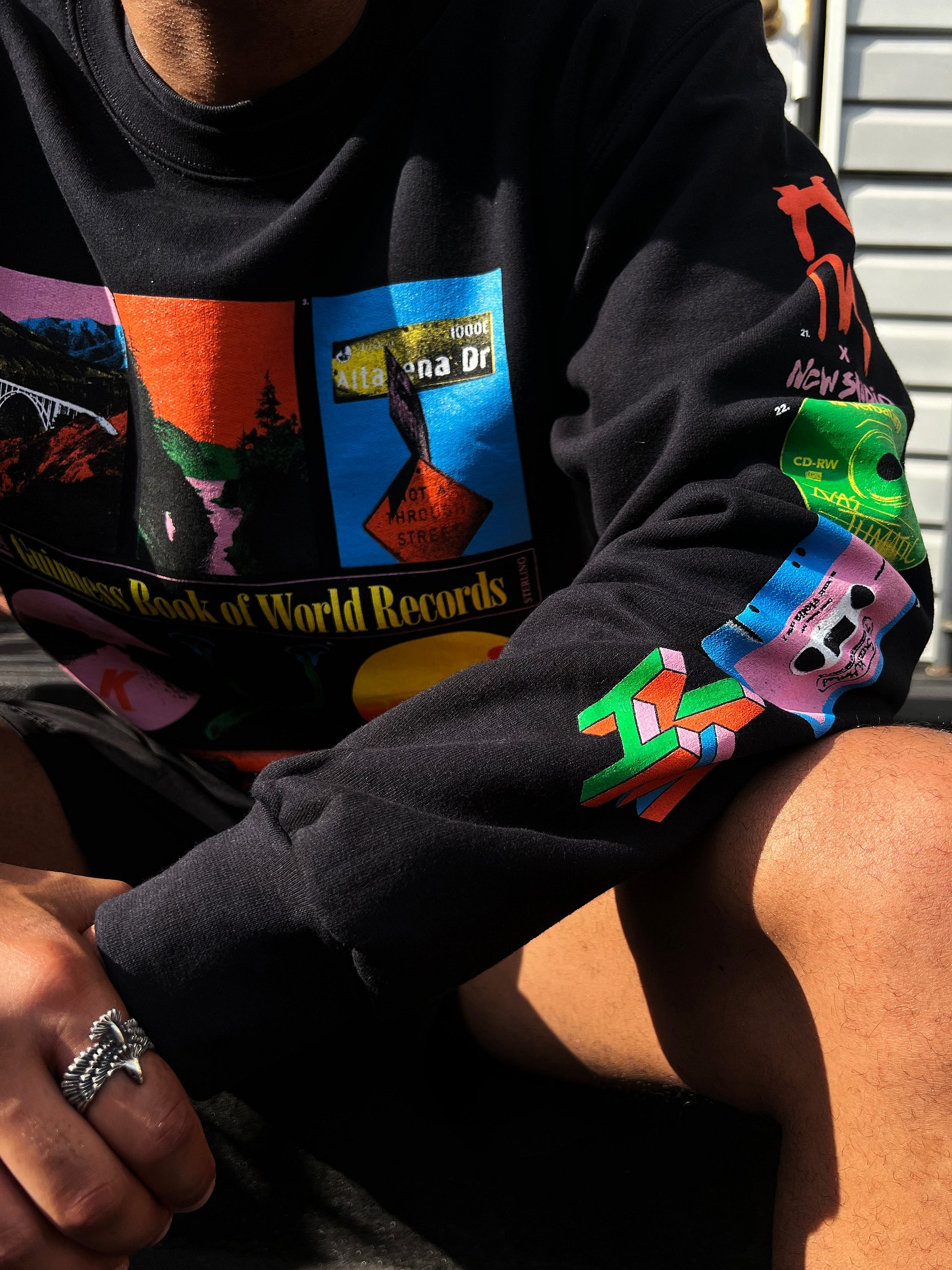 The Crewneck Sweatshirt | Memorabilia product image (4)