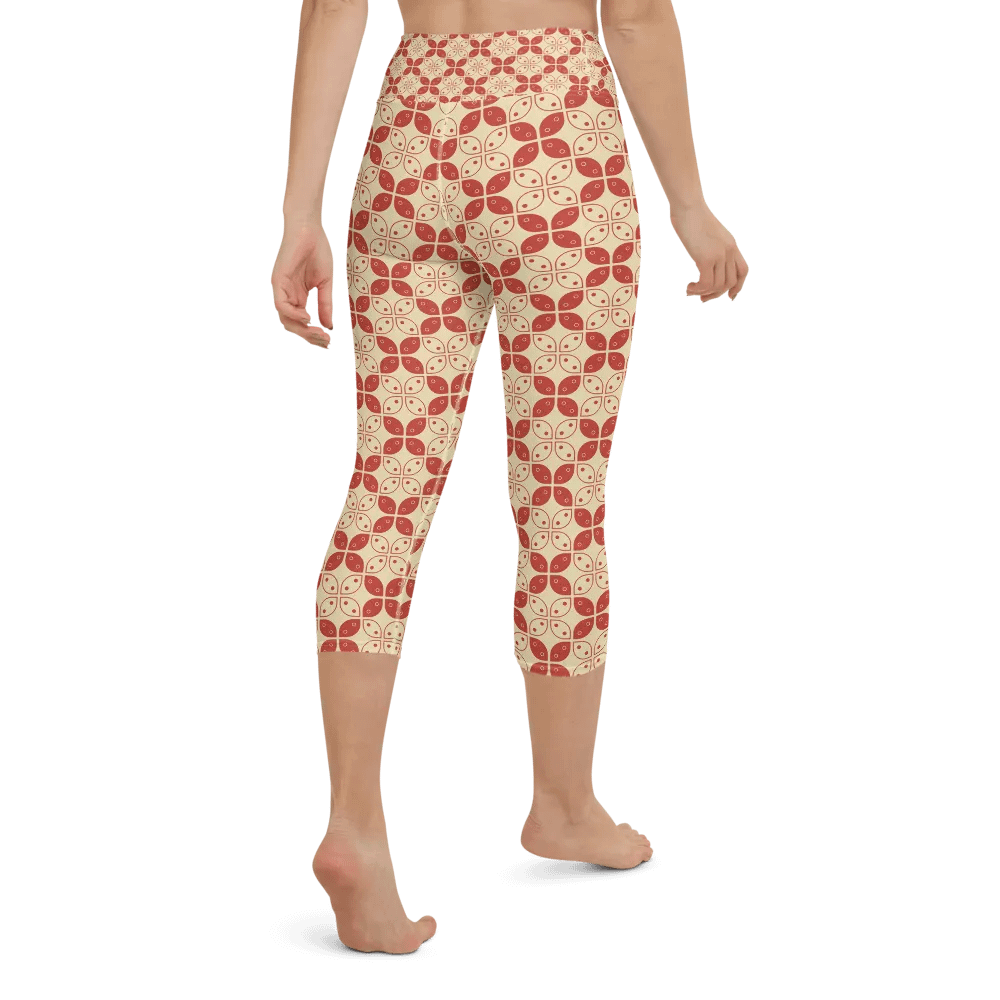 Batik Kawung Capri Yoga Leggings product image (2)