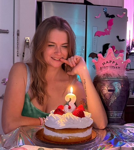 I threw myself a bday party and it was the best birthday ever 🥹 ty 4 da luv all!!!

#birthday #30thbirthday #30 #excited #fri...