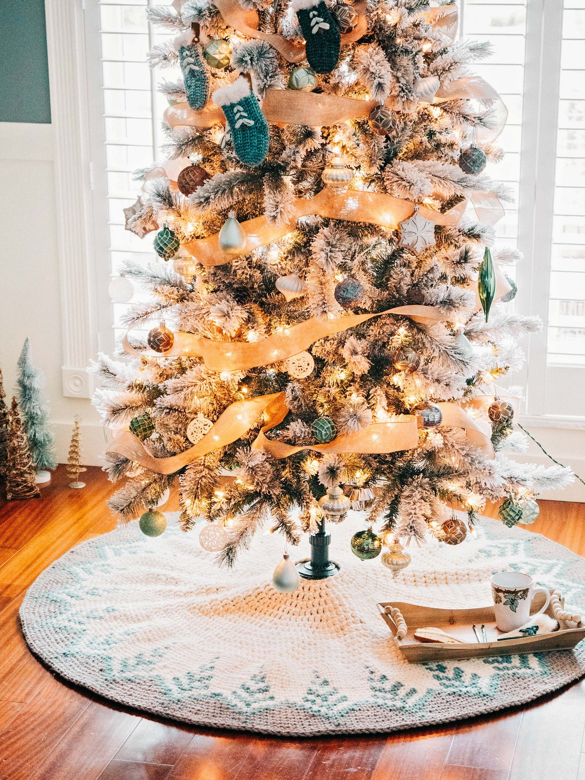 Pine Crochet Christmas Tree Skirt Pattern product image (5)