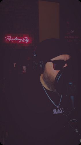 Raspberry Sky accepts the challenge! 🔥 Dropping a verse on Chris Brown’s #ResidualsVerseChallenge—smooth vocals, real R&B vib...