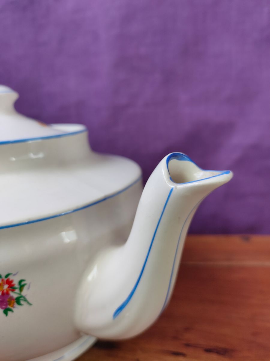 Extraordinário Bule branco e azul, flores margaridas, James Gilman, anos 30, peça de decoração product image (7)