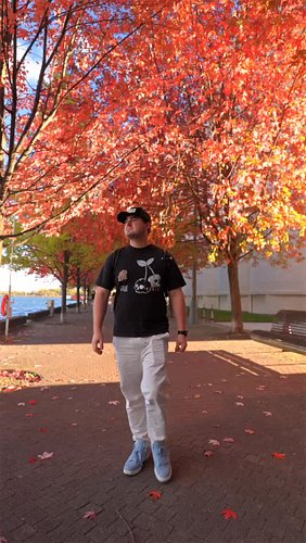 Been rocking the Powerbeats Fit in Spark Orange 🧡 — perfect match for my iPhone 17 Pro Max.
They don’t move, Spatial Audio hi...