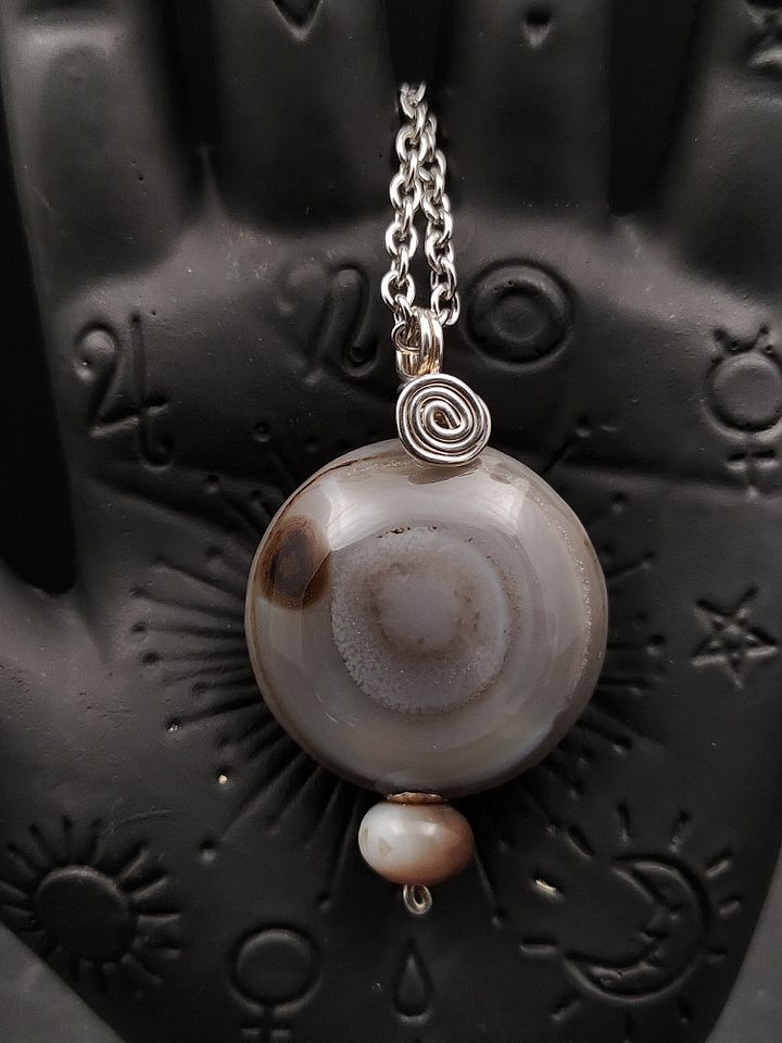 Eye Agate Oracles - Pale Spiral Chonk product image (1)