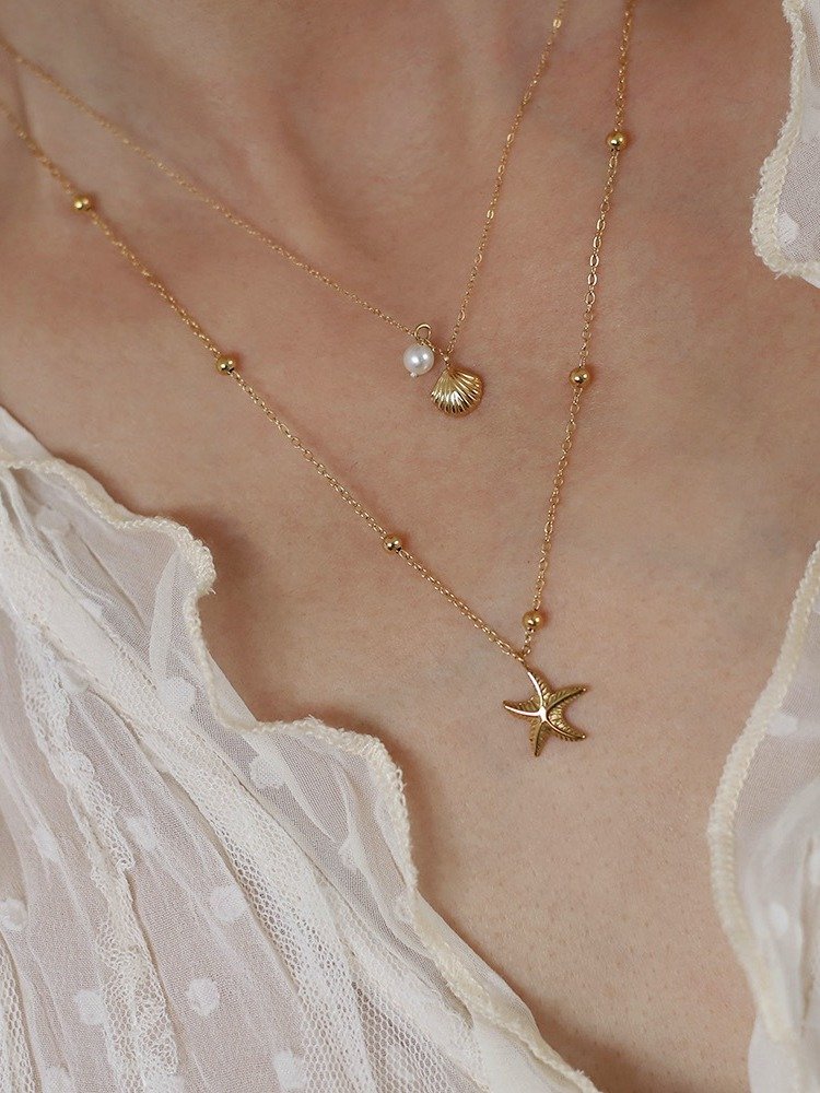 Starfish Shell Necklace | 18K Gold Plated. product image (2)