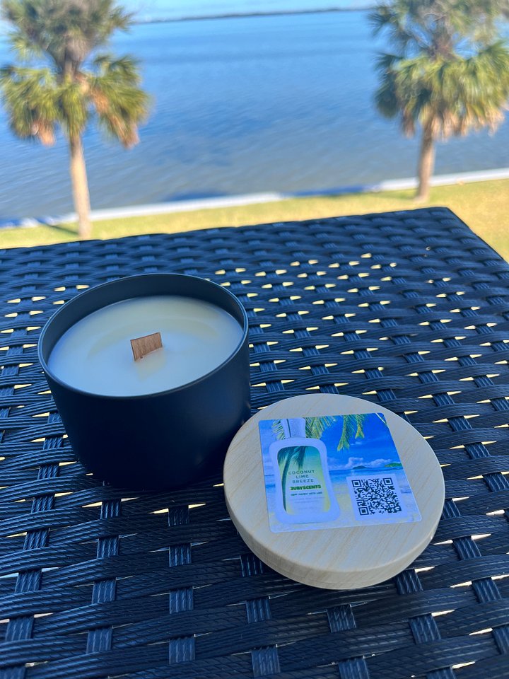Coconut Lime Breeze Scented Candle 8.oz product image (1)