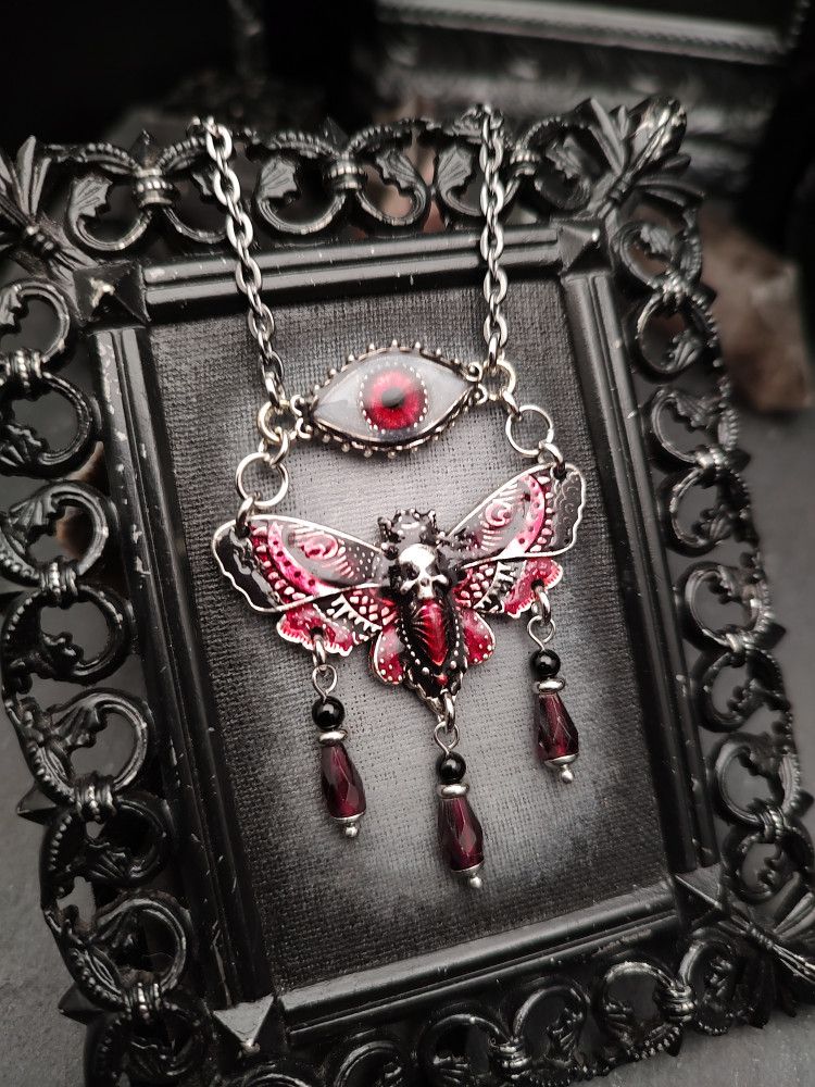 Familiars - Blood Shroud Moth product image (2)