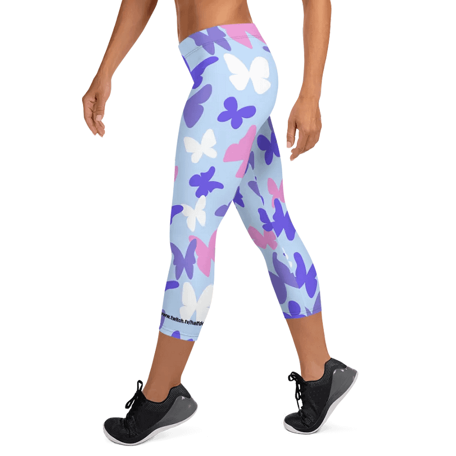 Butterfly All-Over Print Capri Leggings product image (8)