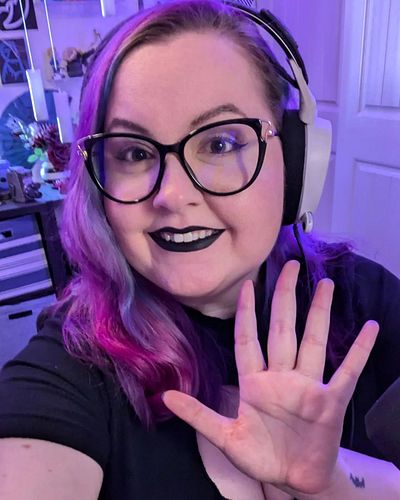 It's my 5 year Twitch Anniversary! Come hang out for giggles, games and giveaways! 💙💙💙

#twitchanniversary #twitchstreamer