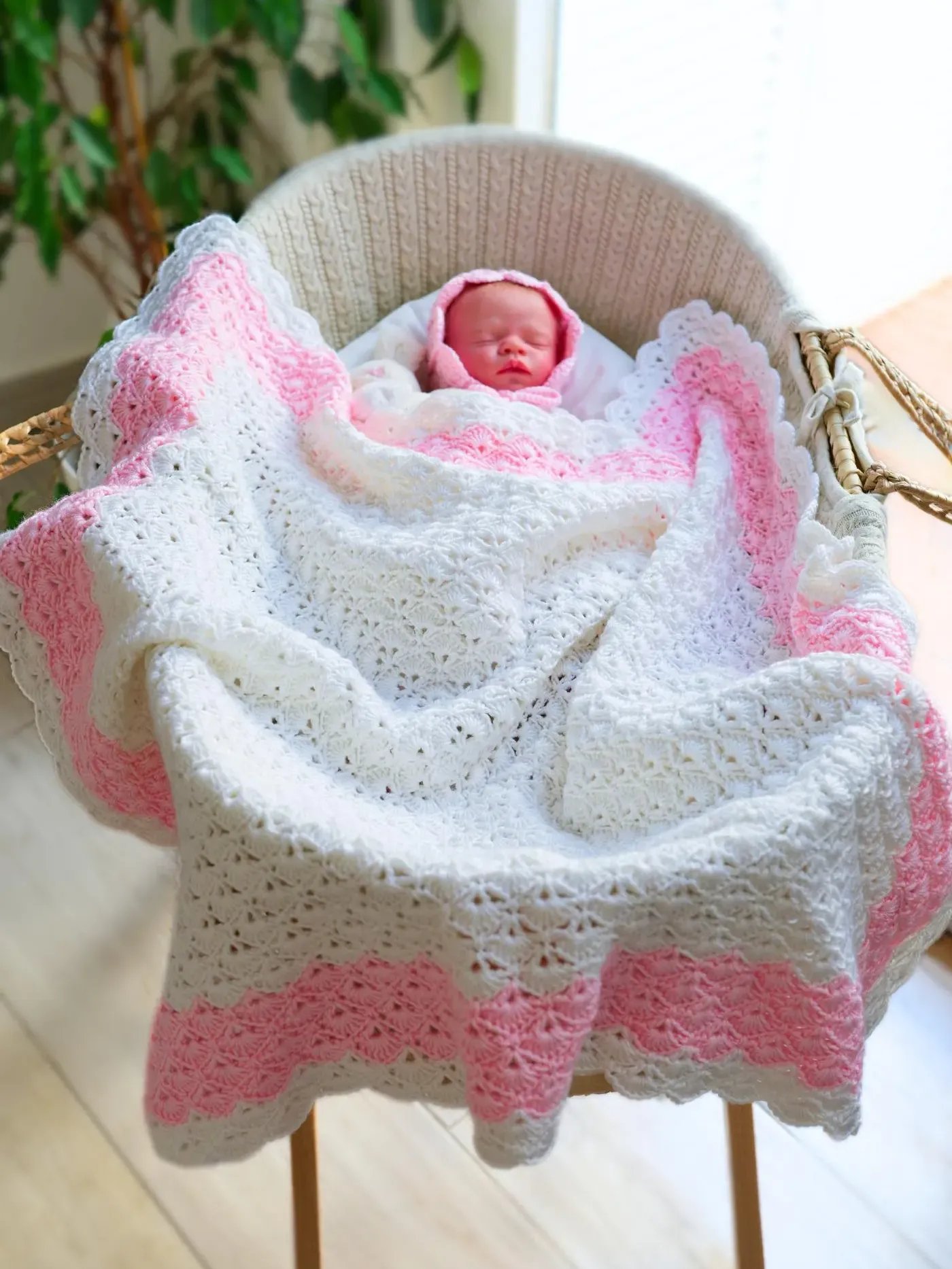 Crochet Pattern: Shell Stitch Blanket (With 3D Bow) product image (4)