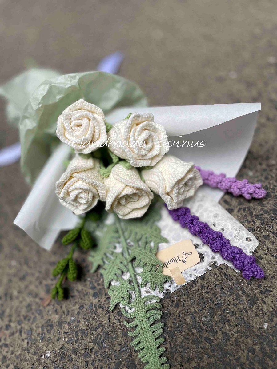 Snow Filled Flower Sea Crochet Knit Bouquet product image (5)