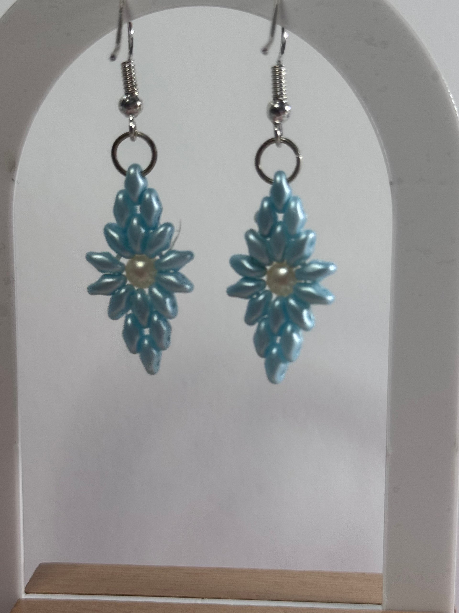 Simple Super Pearl Earrings product image (3)