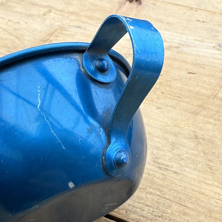 🎎 Blue aluminum kindergarten milk cup – Japan Antique Roadshow product image (2)