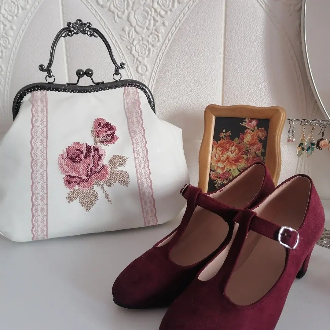 White leather bag product image (6)