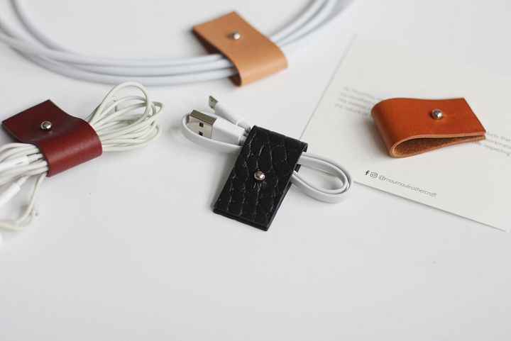 Christmas Gift Vegetable Tanned Leather Wire Holder Ear piece Holder product image (2)