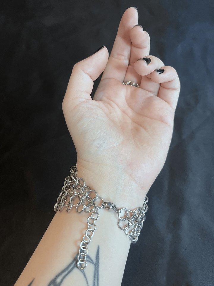 The Gauntlet product image (2)