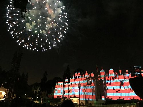 Happy Fourth! 💥 

“Those who deny freedom to others, deserve it not for themselves.” ― Abraham Lincoln

#disneyland #disneyla...