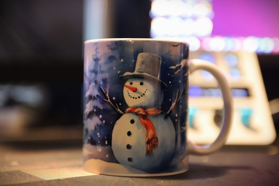 Festive Snowman Winter Wonderland 11oz Coffee Mug – Christmas Holiday Themed Ceramic Cup – Perfect for Hot Cocoa, Tea, and Coffee Lovers product image (5)