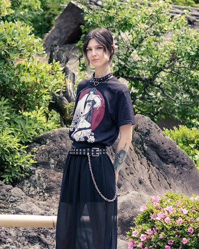 Shadow bloom T-shirt available right now on Obakura.com 🌸
➡️Link in bio 🌸 

#Obakura_clothing #obakura #clothing #streetwear ...