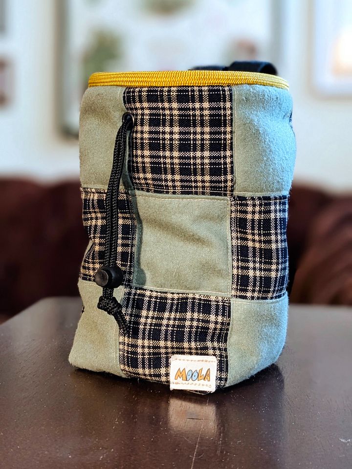 Checkin' Quilt Chalk Bag product image (1)