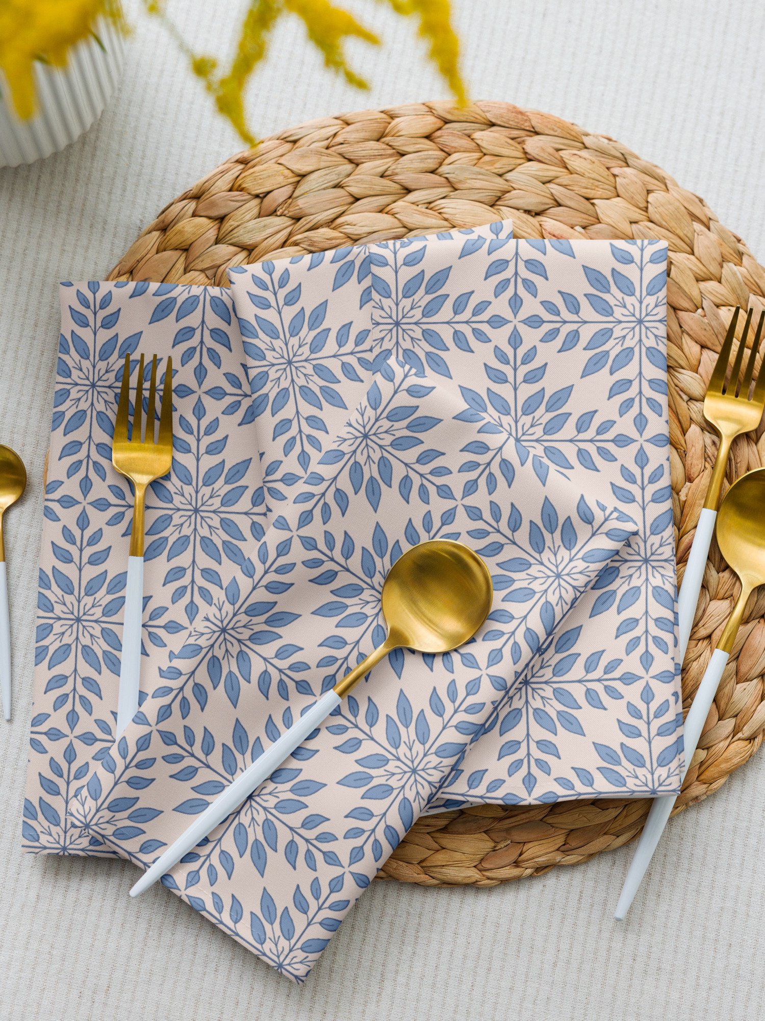 China Blue Diamond Boughs Patterned Napkins (Set of 4) product image (2)