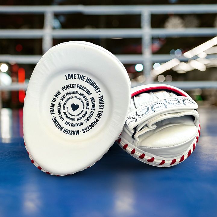 Pro Boxing Mitts 2025 Model+ Free Wraps & Bag product image (1)