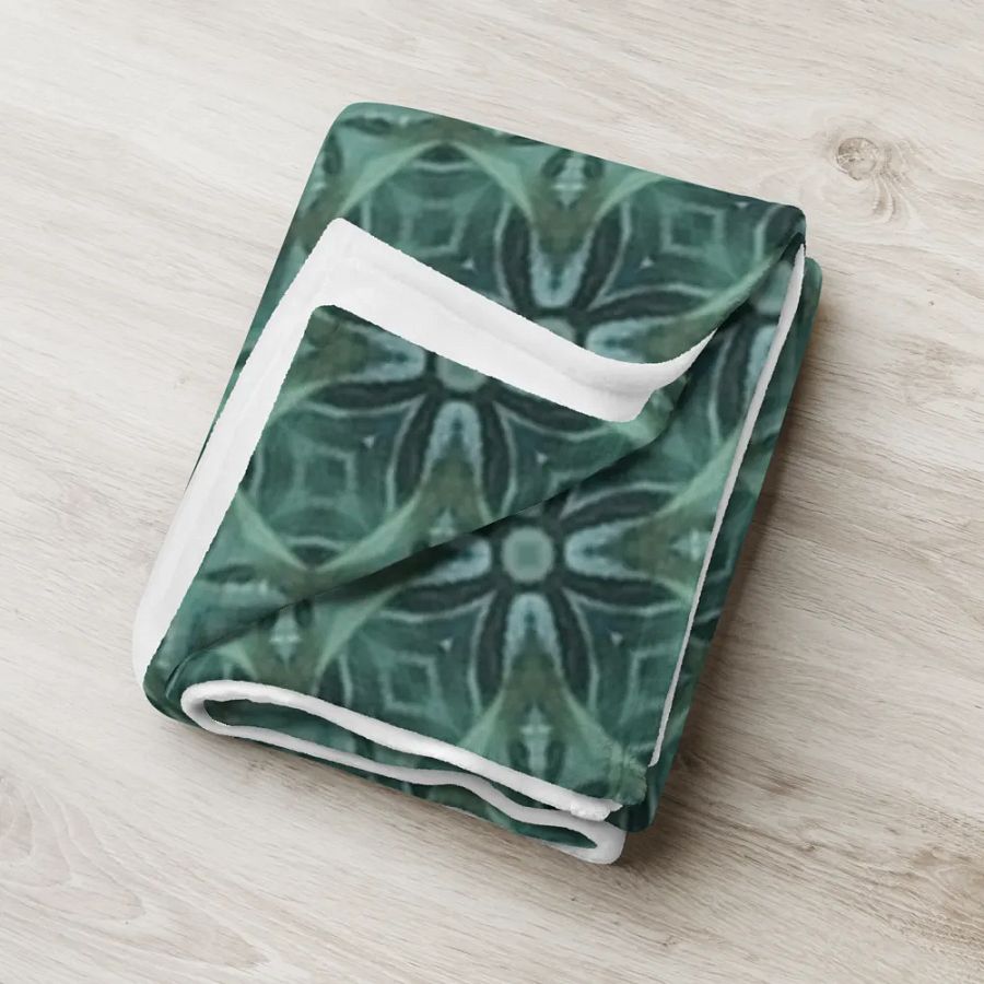 "Diagonal Floral Seamless Patterned Throw Blanket product image (9)