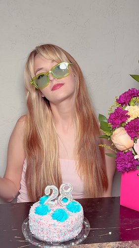 ✨From 18 to 28 real quick 😅🎂 Happy birthday to meee!
Swipe those candles and let’s celebrate 🕯️💖

🎁 I’m doing a BIRTHDAY GIVE...
