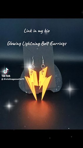 #resin #sidehustleformoms #gifts #custom #craft #sparkle #handmade #glow #earrings @letsresin @947wmas @universalorlando @uni...
