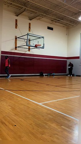Get you a personal trainer who can do it all. 

#bunnies #funnyvideos #bounce #basketball #personaltrainer #legdayworkout