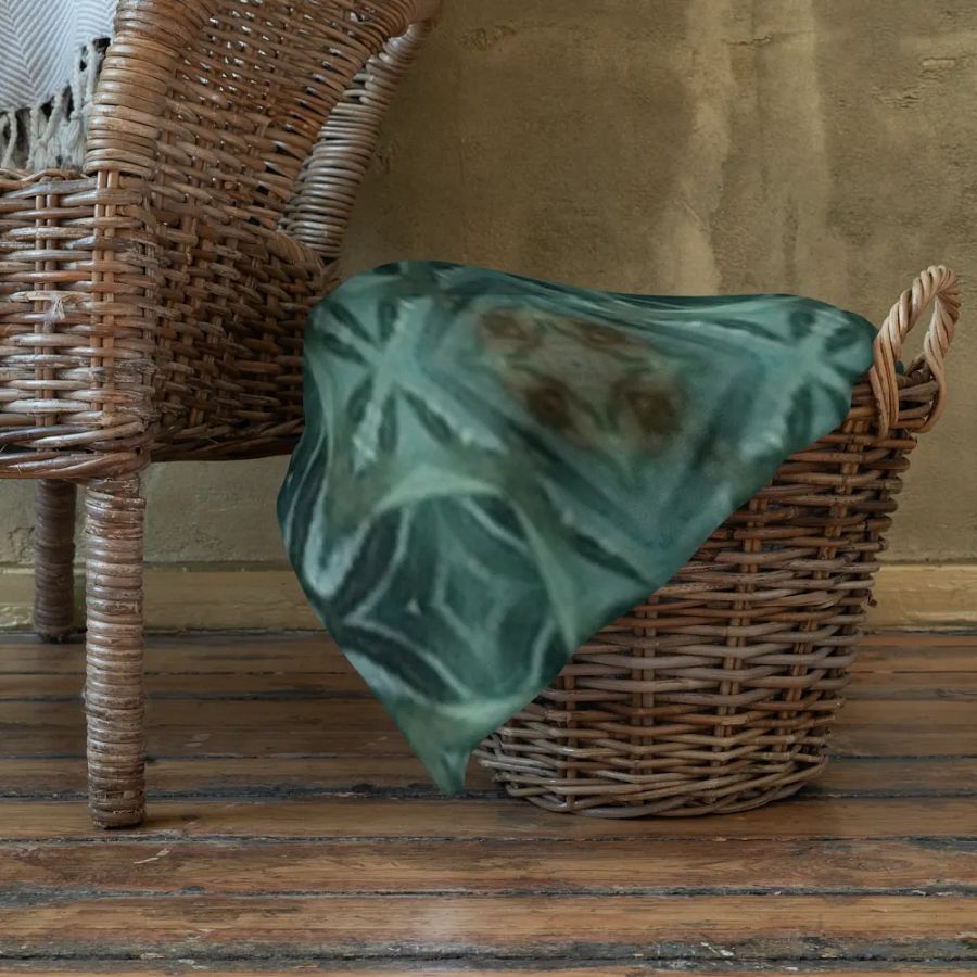 "Diagonal Floral Seamless Patterned Throw Blanket product image (3)