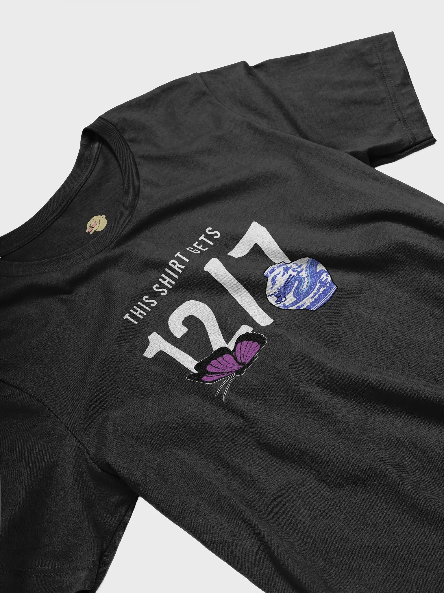 This Shirt gets 12 Butterflies out of 7 Ming Dynasty Vases (Black) product image (3)