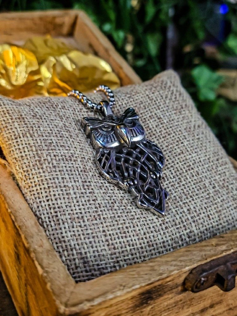 The Armored Kingdom Owl of the Realm Necklace product image (3)