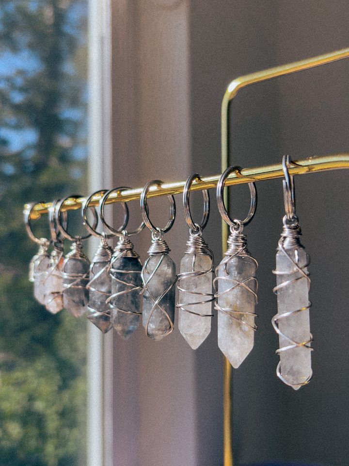 i feel Grounded - Cloudy quartz key ring product image (1)