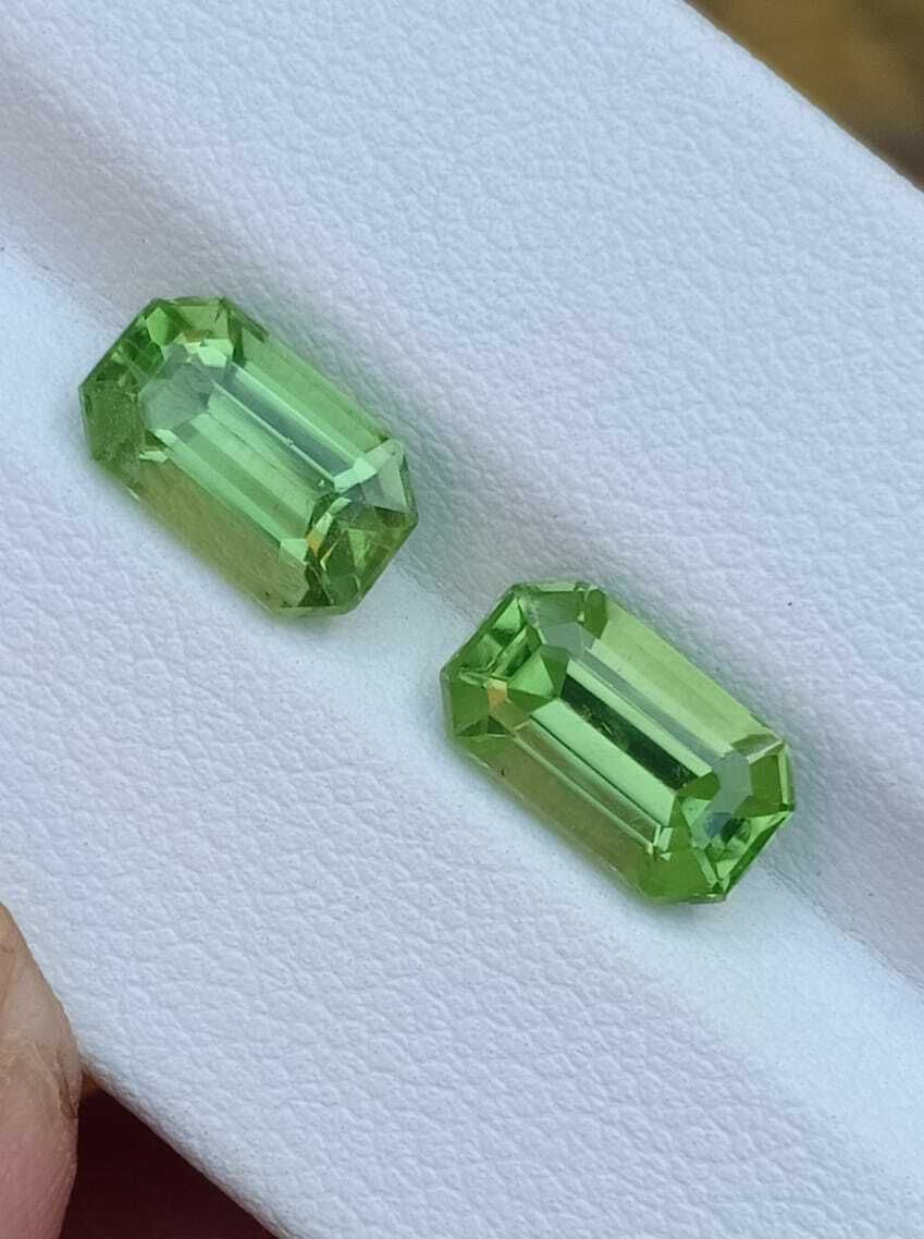 PERIDOT PAIRS LOOSE GEMSTONE FOR JEWELRY EMERALD CUT FROM PAKISTAN, 4.65 CARAT product image (4)