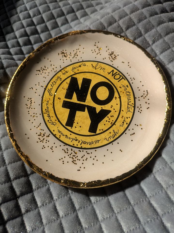 No TY Gold Leafed Ceramic Trinket Dish product image (1)