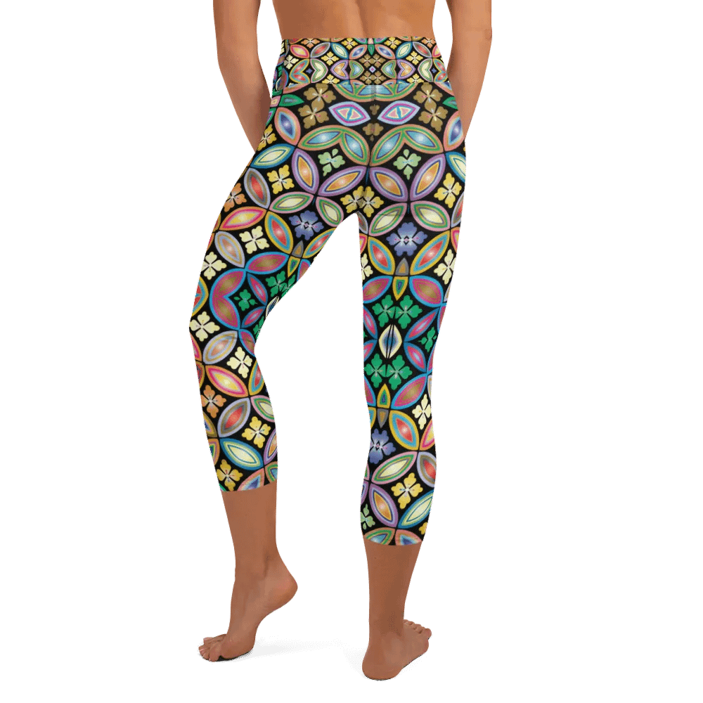 Batik Kawung Purple Yoga Capri Leggings product image (4)