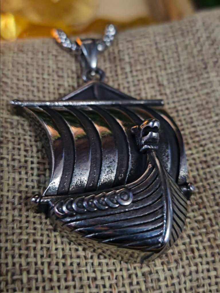 The Armored Kingdom Silver Longship of North Necklace product image (3)